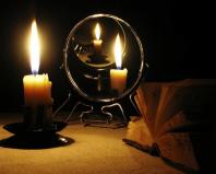 Гадание со свечой и водой Можно ли гадать на церковных свечах